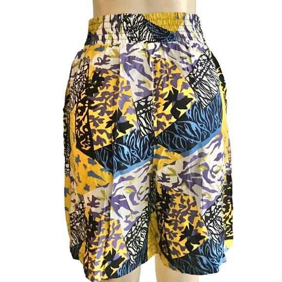 Vintage 1980s rayon shorts by Carry Back size M 1980s retro high waist Bermuda. - Picture 7 of 8